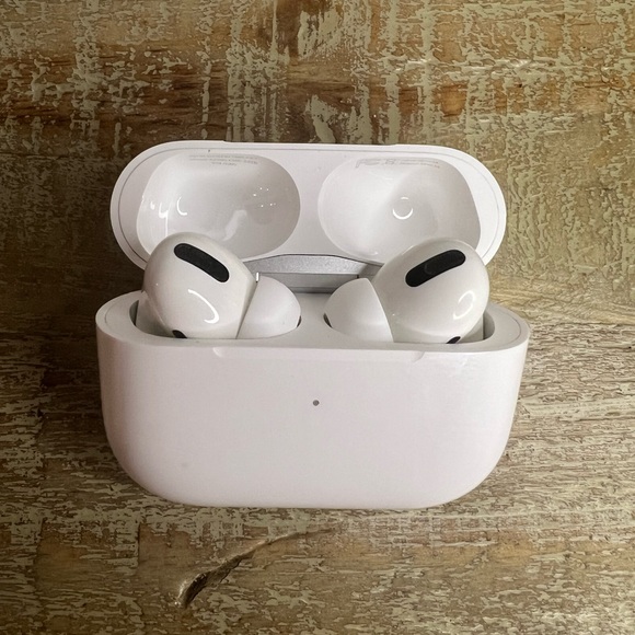 Apple AirPods Pro - Picture 3 of 16